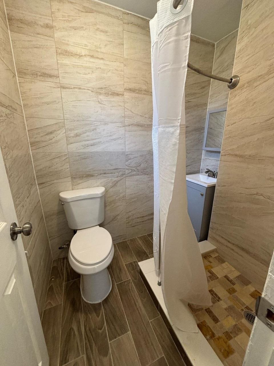 Building Photo - 2014 Pineway Dr