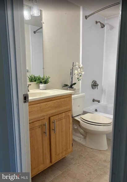 Building Photo - 6300 Stevenson Ave