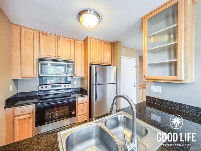Building Photo - 4860 Rolando Ct