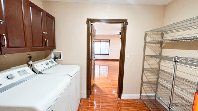 Building Photo - 12255 NW Miami Ct