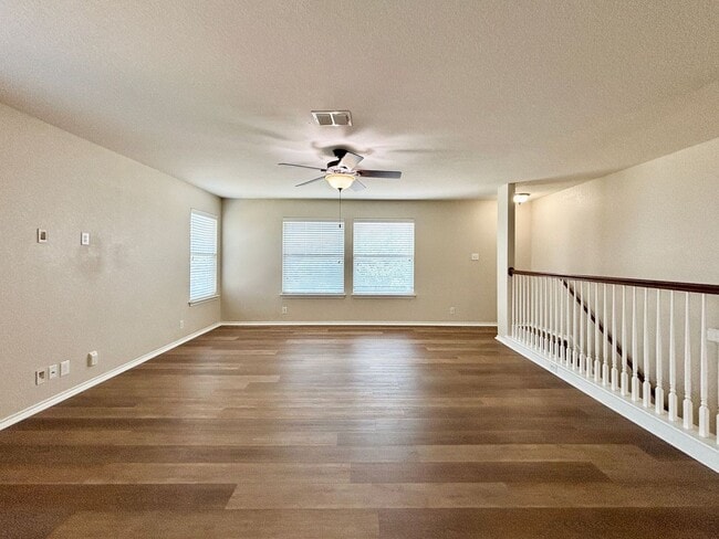 Building Photo - Welcome to this Big & Beautiful! 5 bed/3.5...