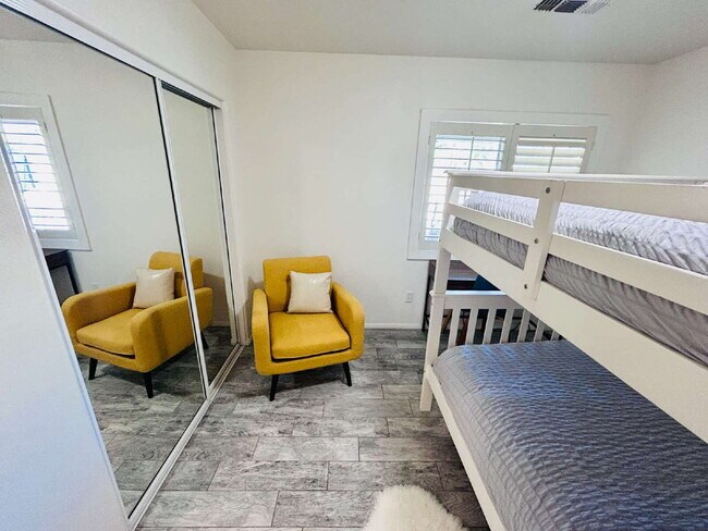 Building Photo - Charming 3 Bedroom House with Pool in Friendly Hills, Joshua Tree
