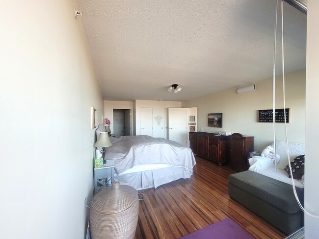 Building Photo - 9655 Woods Dr