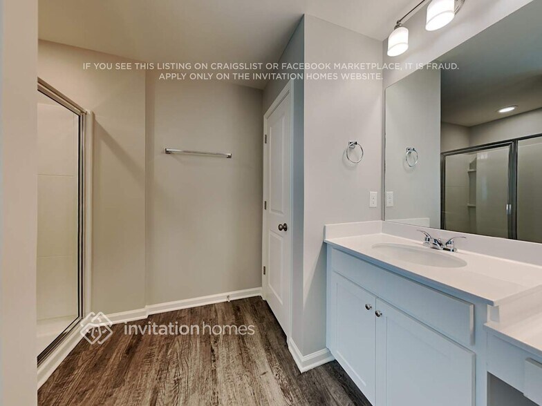 Building Photo - 504 S Fortune Way