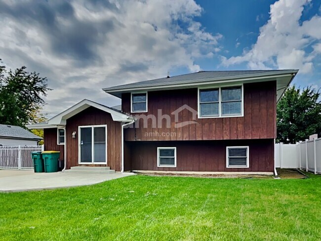 Building Photo - 2110 Three Forks Dr