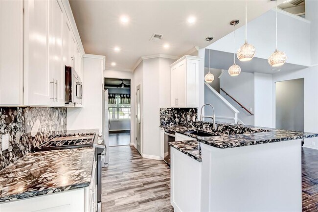 Building Photo - 20913 Mandrake Dr