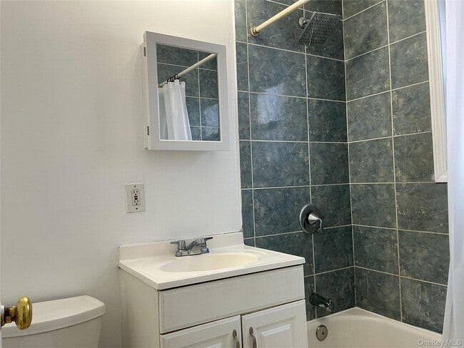 Building Photo - 334 Doris Ave