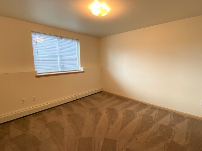 Building Photo - 956 Boston Way