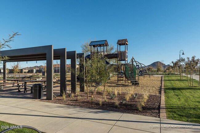 Building Photo - 2024 W Andalusian Trail