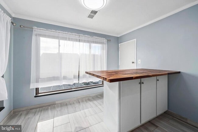 Building Photo - 549 Florida Ave