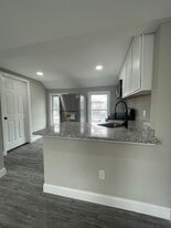 Building Photo - 154 Earle St