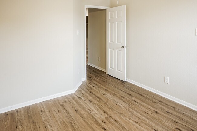 Building Photo - 19011 Woodland Leaf Ln