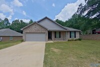Building Photo - 112 Live Oak Dr