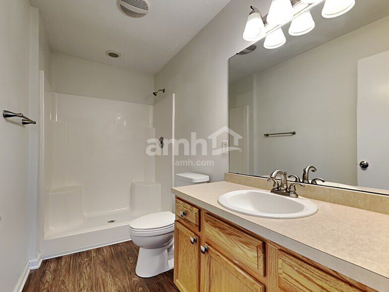 Building Photo - 6872 Sun Ridge Dr