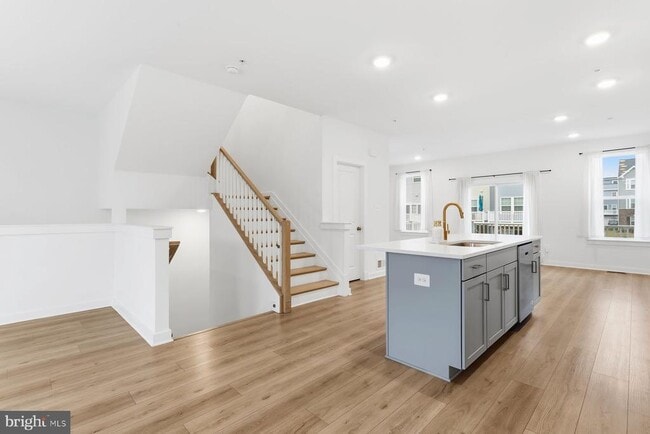 Building Photo - 614 Glenn Lk Dr