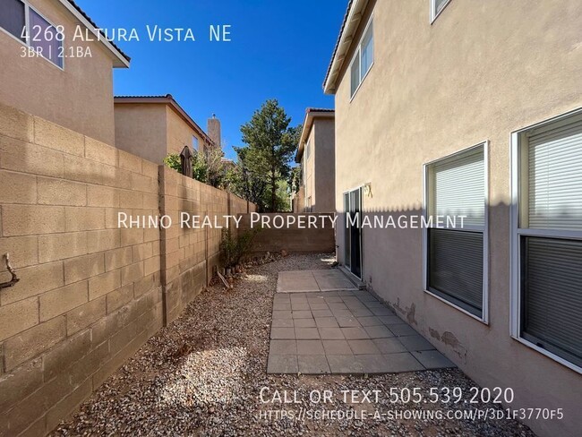 Building Photo - Delightful 3 Bedroom, 2.5 Bath in the NE! ...