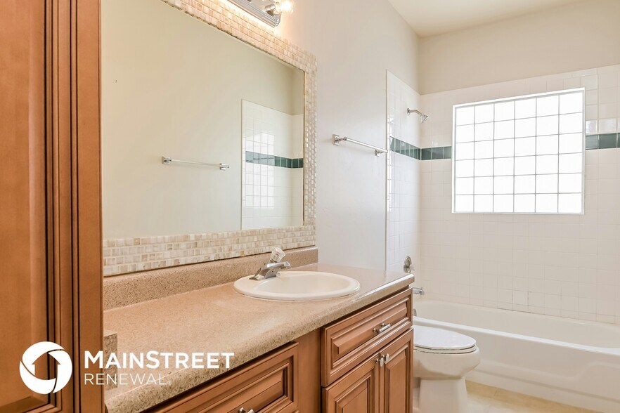 Building Photo - 1019 N Sonoita Ave