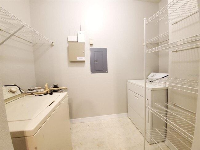 Building Photo - 5807 Legacy Crescent Pl