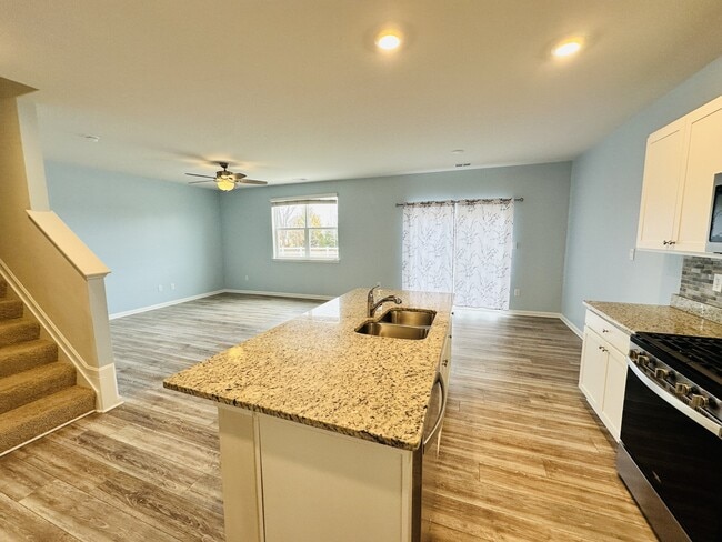 Building Photo - 30735 Waterfront Dr