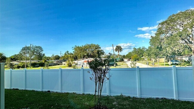 Building Photo - 5852 Ocean Isle Dr
