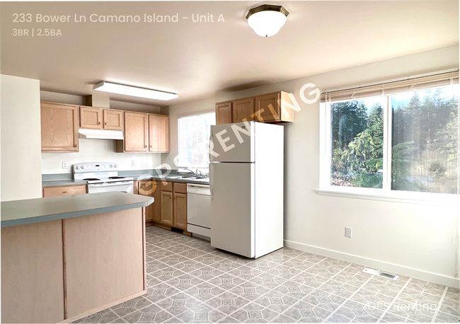 Building Photo - Sunny and Bright Territorial View Home