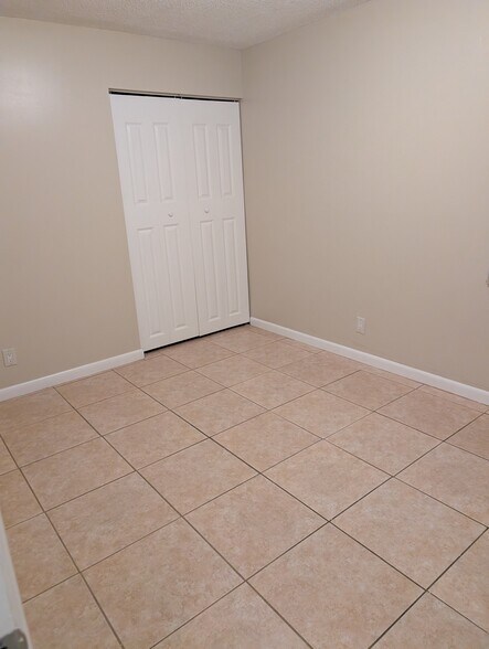 Building Photo - 2146 NW 57th Ave