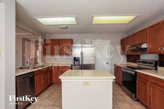 Building Photo - 322 Benetton Dr