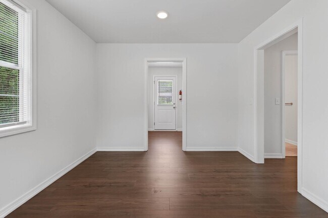 Building Photo - 1316 Sunnyview Dr