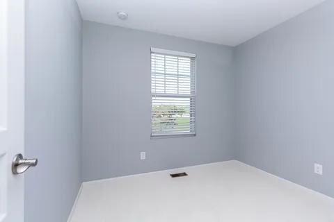 Building Photo - 951 Barclay Cir