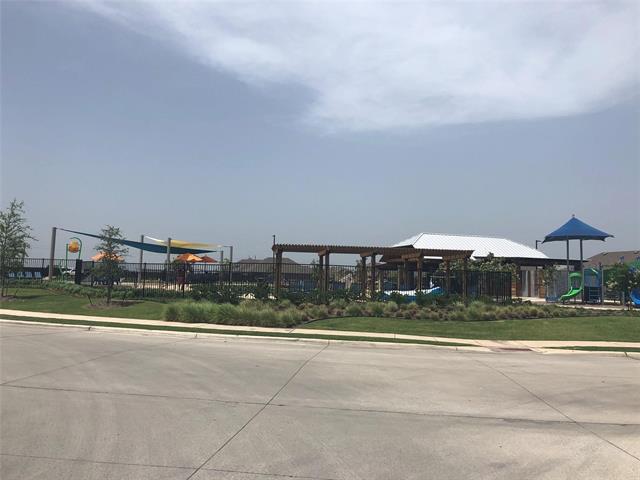 Building Photo - 700 Range Dr