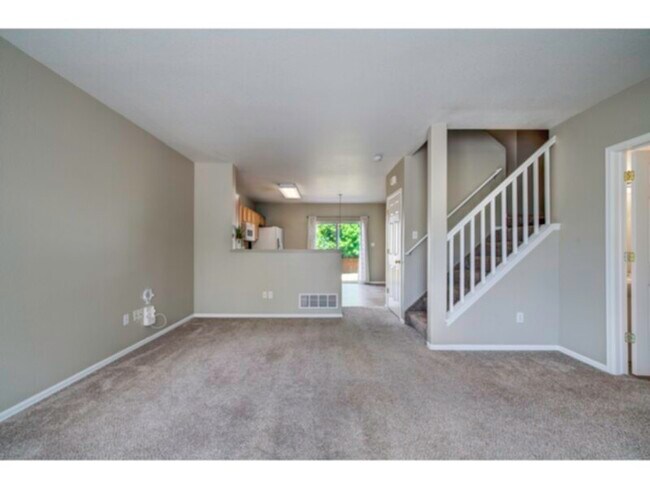 Building Photo - Single Family Home