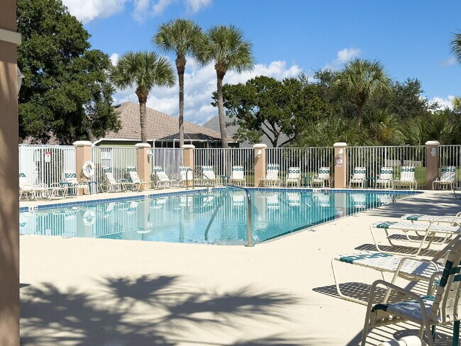 Building Photo - Spacious 3/2 with tranquil setting is waiting for you!