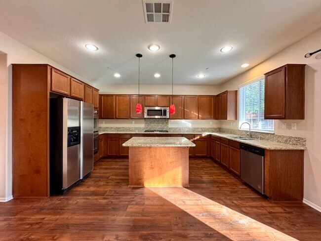 Building Photo - Beautiful Redhawk home located directly ac...