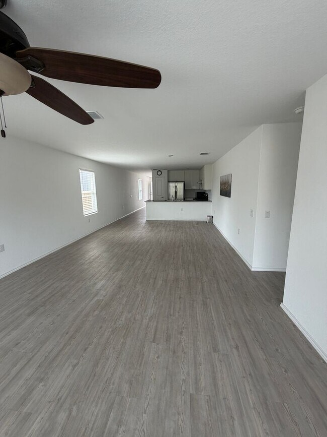 Building Photo - Move in Special! All Appliances included!!