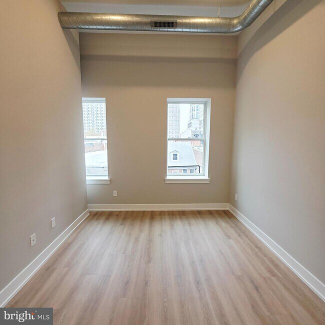 Building Photo - 714 Chestnut St