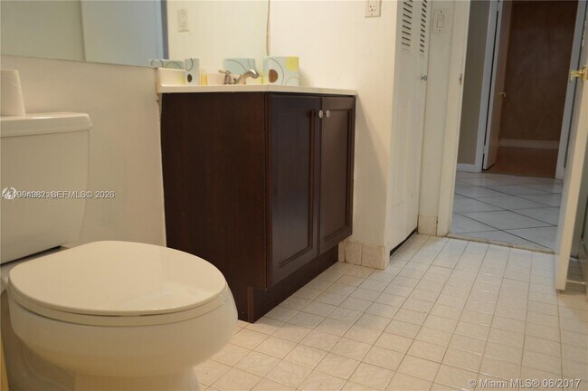 Building Photo - 404 NW 68th Ave