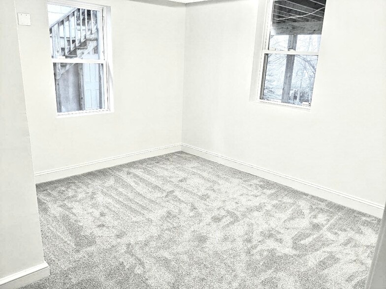 Building Photo - 6749 Eastern Ave