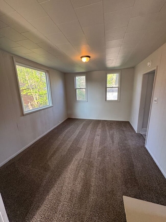 Building Photo - 2712 Fox Ave