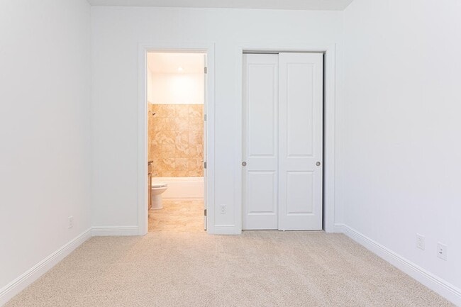 Building Photo - 9155 SW Esule Way