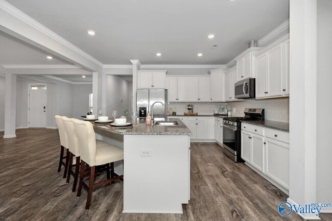 Building Photo - 106 Oak Fletcher Dr