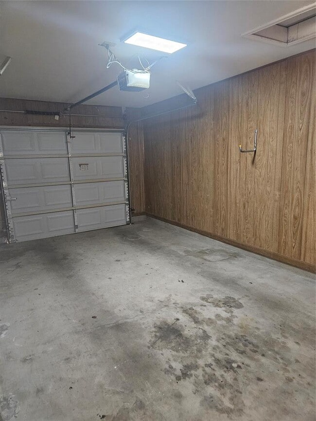Building Photo - 349 Fantail Loop