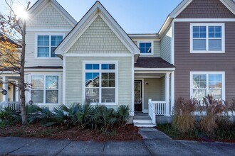 Building Photo - 3 Bedroom, 2.5 Bathroom Townhome in Oak Terrace Preserve - Park Circle