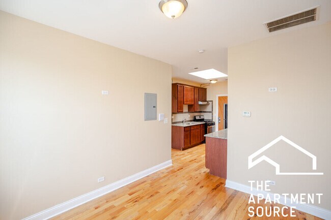 Primary Photo - 3205 N Central Ave