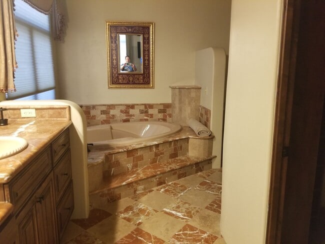 Building Photo - Winter Furnished Rental