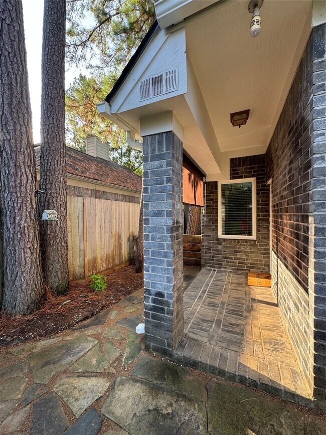 Building Photo - 42 Tranquil Glade Pl