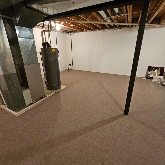 Building Photo - 3 Bedroom, 2.5 Bath Townhome Near Lake St. Clair with Finished Basement, Attached Oversized 2 Car...