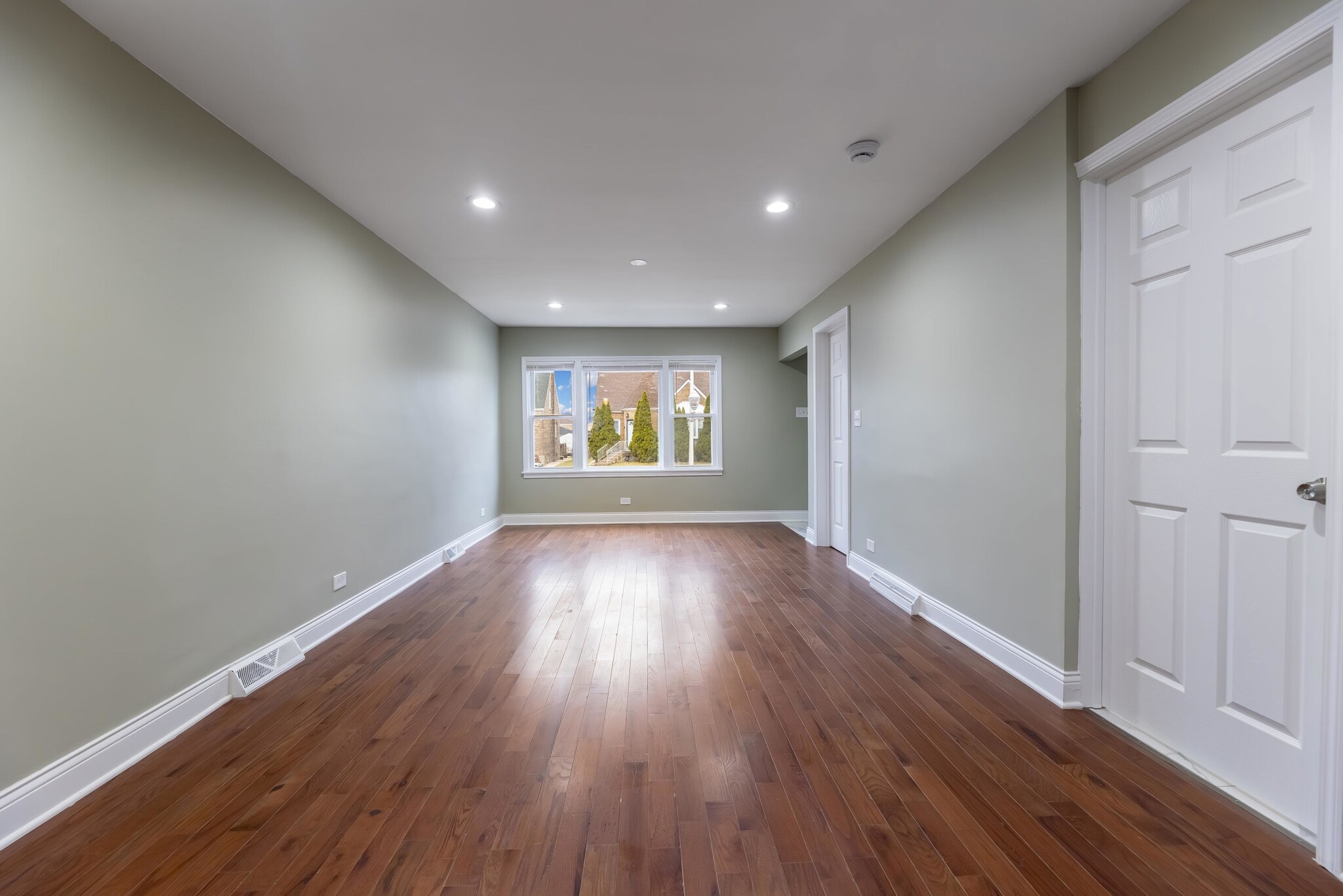 Building Photo - 6327 S Kenneth Ave