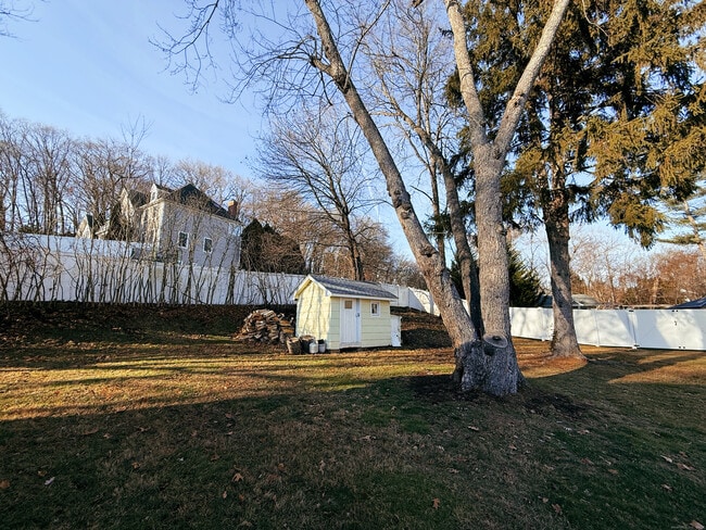 Building Photo - 7 Mallard Rd