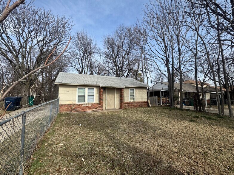 Building Photo - 2517 SW 42nd St