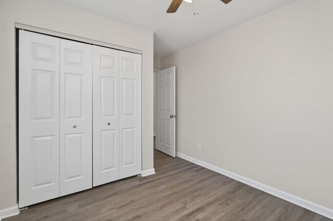 Building Photo - 1606 Parks Ave